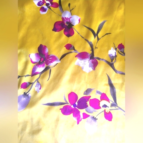 APT. 9 MISSES/TEENS SIZE LARGE GOLDEN YELLOW FLORAL SLEEVELESS TOP TANK NWOT - Picture 5 of 7